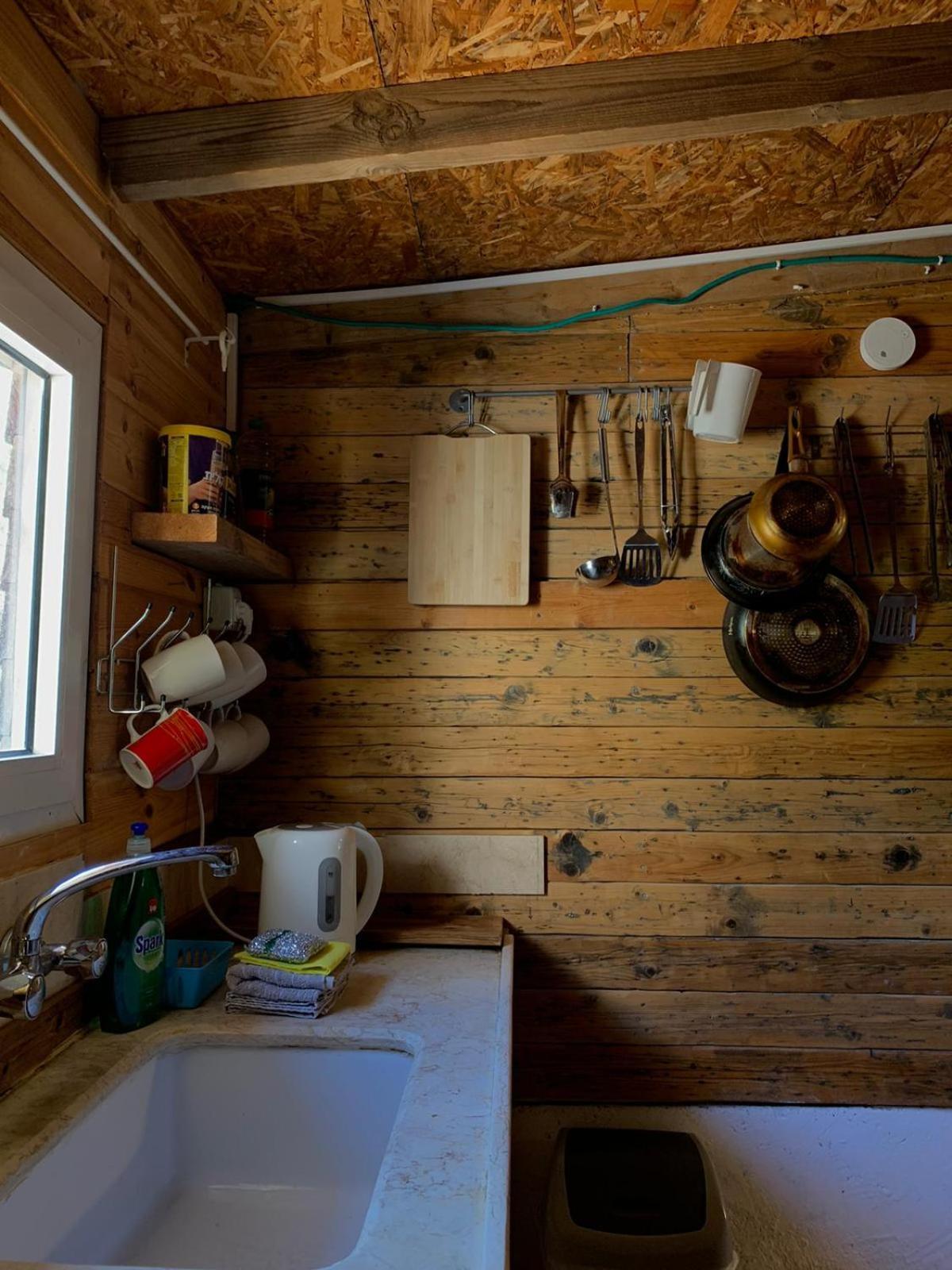 בקתת עץ בחורש במנות - דום גיאודזי - Wooden Cabin In Manot Exterior foto